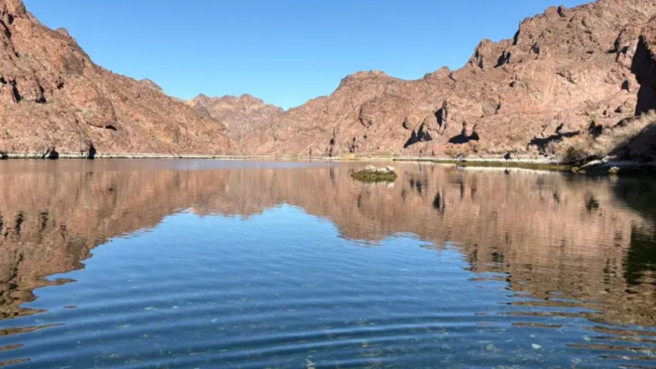 An image of Arizona Hot Springs Beach