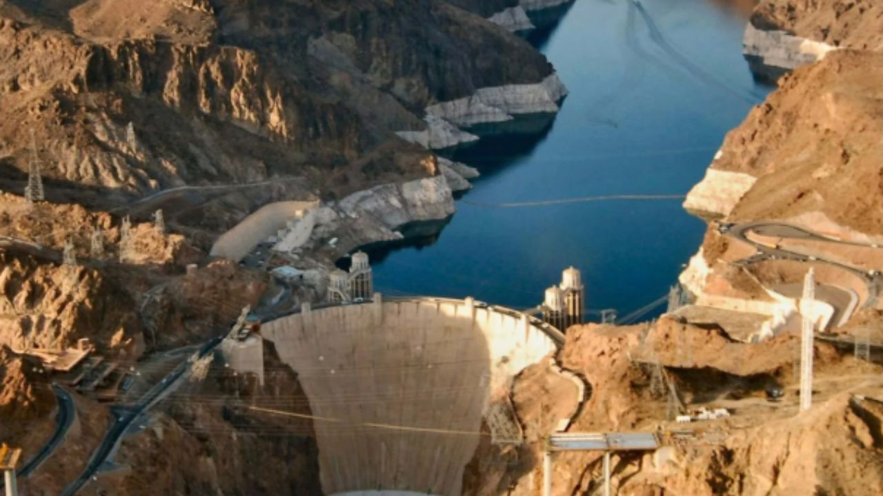 The rocky stretch of Hoover Dam.